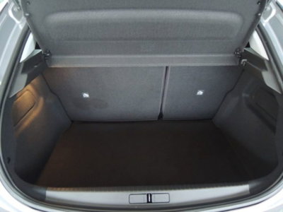 Opel Corsa 1.2 Elegance (13)