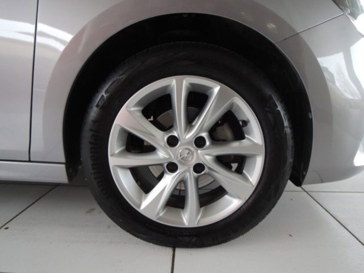 Opel Corsa 1.2 Elegance (3)