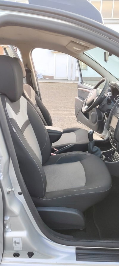 Dacia Duster 1.6 115CV S&S 4x2 Serie Speciale GPL Ambiance Family (19)