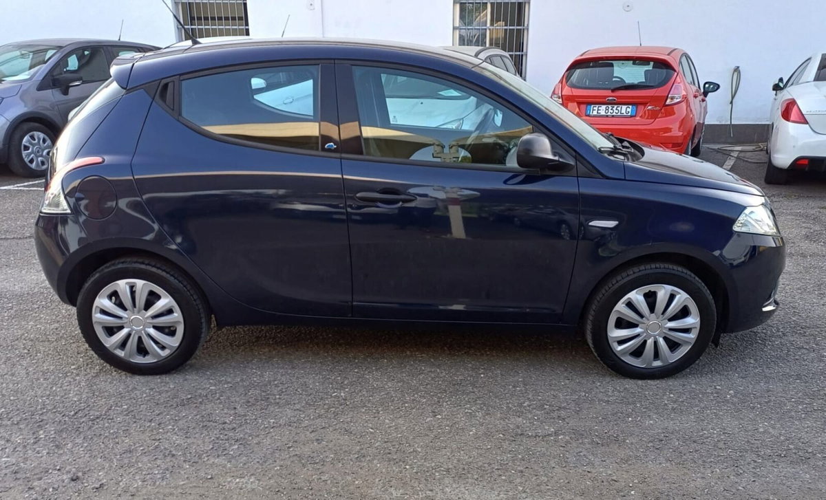 Lancia Ypsilon 1.2 69 CV 5 porte GPL Ecochic Platinum (11)