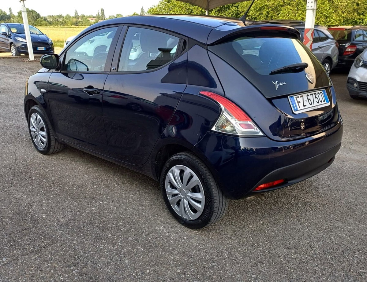 Lancia Ypsilon 1.2 69 CV 5 porte GPL Ecochic Platinum (14)