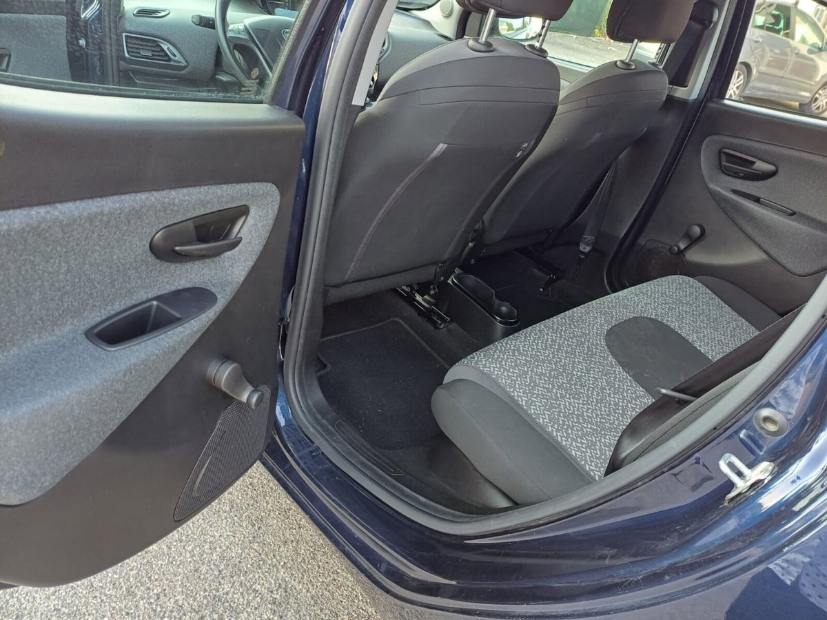 Lancia Ypsilon 1.2 69 CV 5 porte GPL Ecochic Platinum (7)