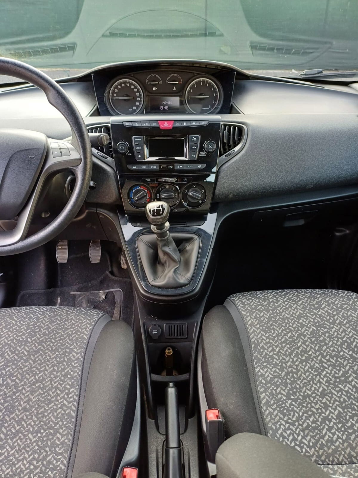 Lancia Ypsilon 1.2 69 CV 5 porte GPL Ecochic Platinum (8)