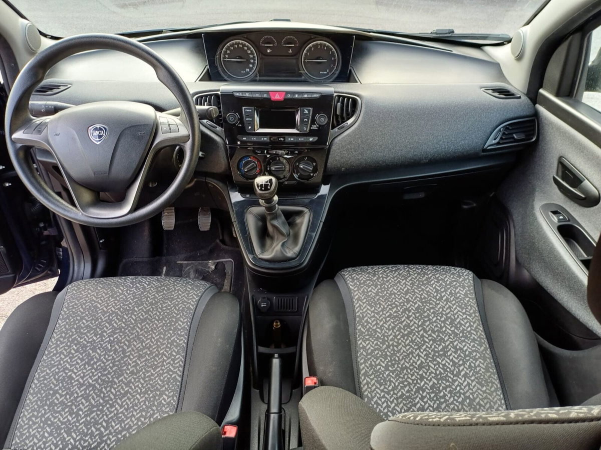 Lancia Ypsilon 1.2 69 CV 5 porte GPL Ecochic Platinum (9)