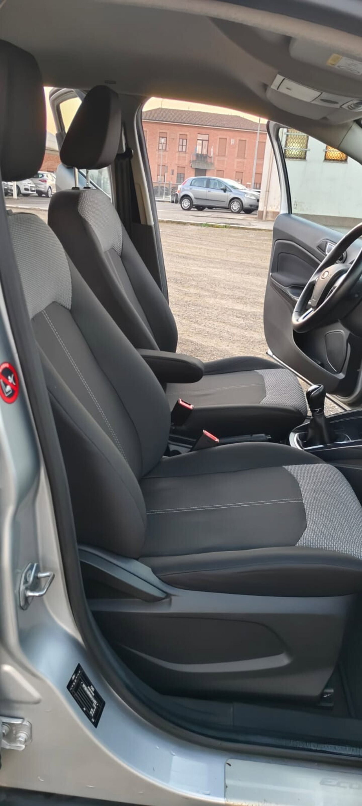 Ford EcoSport 1.5 TDCi 95 CV Titanium S (11)
