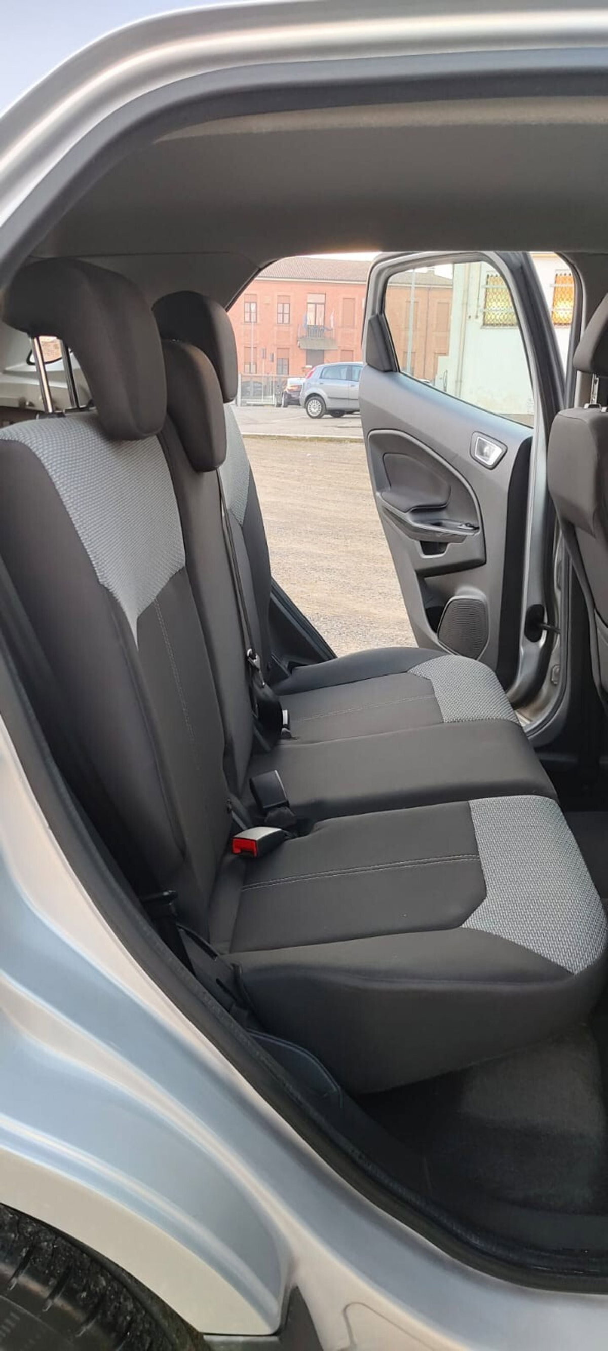 Ford EcoSport 1.5 TDCi 95 CV Titanium S (8)