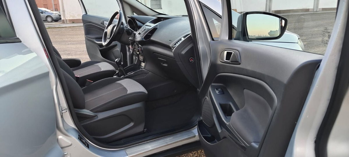 Ford EcoSport 1.5 TDCi 95 CV Titanium S (9)
