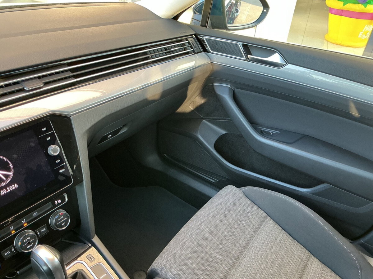 Volkswagen Passat Variant 2.0 TDI SCR EVO DSG Executive (19)