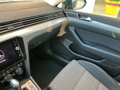 Volkswagen Passat Variant 2.0 TDI SCR EVO DSG Executive (19)