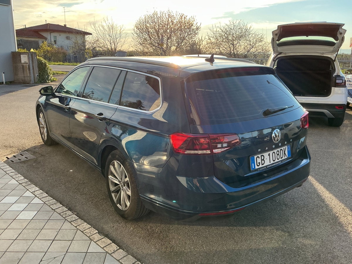 Volkswagen Passat Variant 2.0 TDI SCR EVO DSG Executive (6)