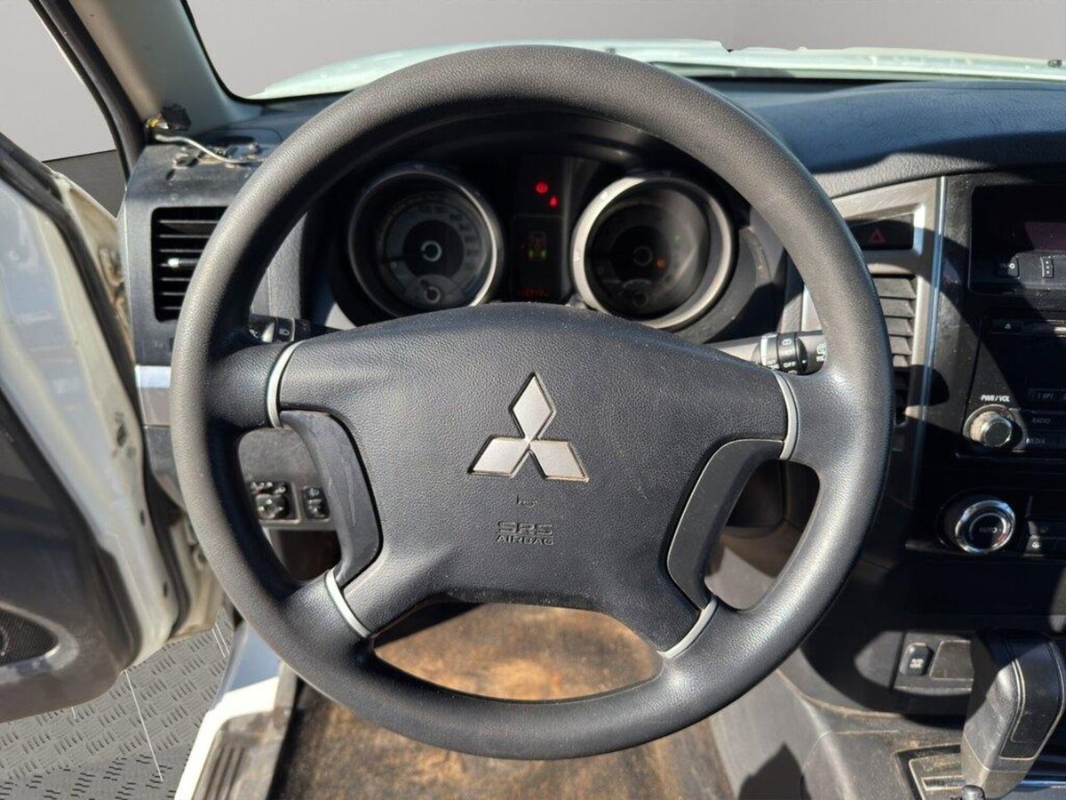 Mitsubishi Pajero 3.2 DI-D 16V aut. 3p. Tender DPF (10)
