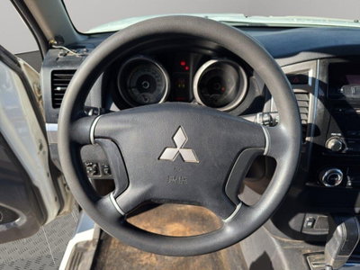 Mitsubishi Pajero 3.2 DI-D 16V aut. 3p. Tender DPF (10)