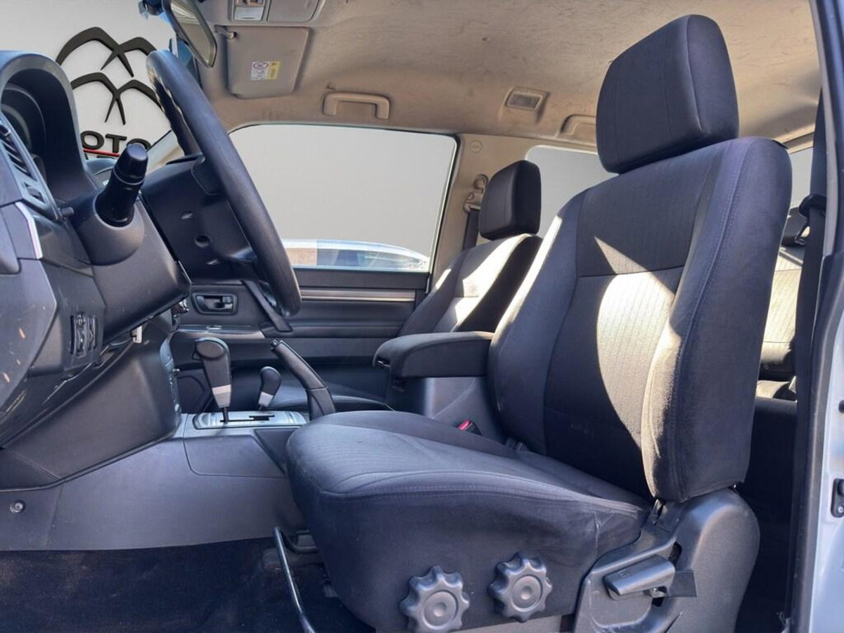 Mitsubishi Pajero 3.2 DI-D 16V aut. 3p. Tender DPF (14)