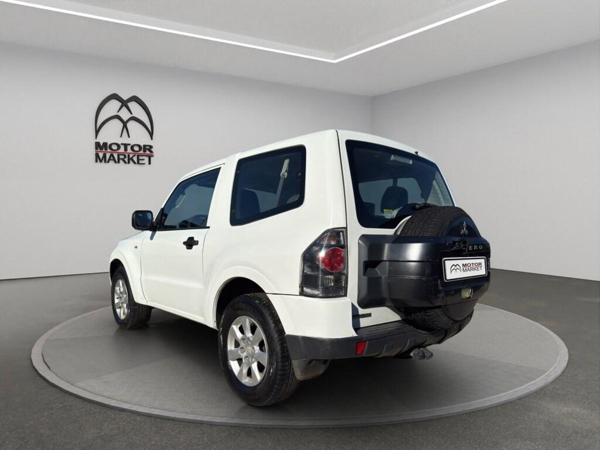 Mitsubishi Pajero 3.2 DI-D 16V aut. 3p. Tender DPF (8)