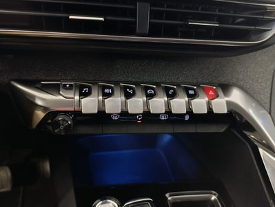 Peugeot 3008 Hybrid 225 e-EAT8 GT (14)