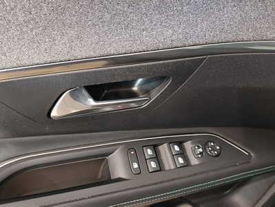 Peugeot 3008 Hybrid 225 e-EAT8 GT (17)