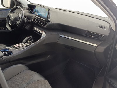 Peugeot 3008 Hybrid 225 e-EAT8 GT (6)