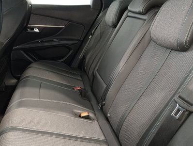 Peugeot 3008 Hybrid 225 e-EAT8 GT (7)