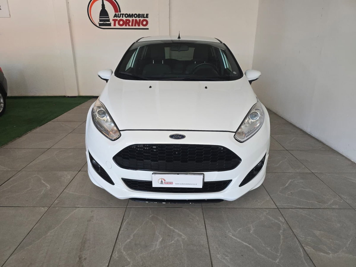 Ford Fiesta 1.5 TDCi 75CV 5 porte ST-Line (2)