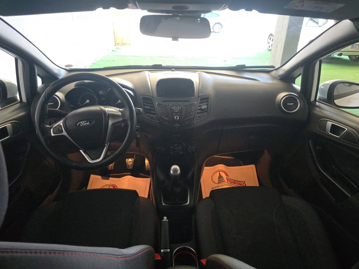 Ford Fiesta 1.5 TDCi 75CV 5 porte ST-Line (7)