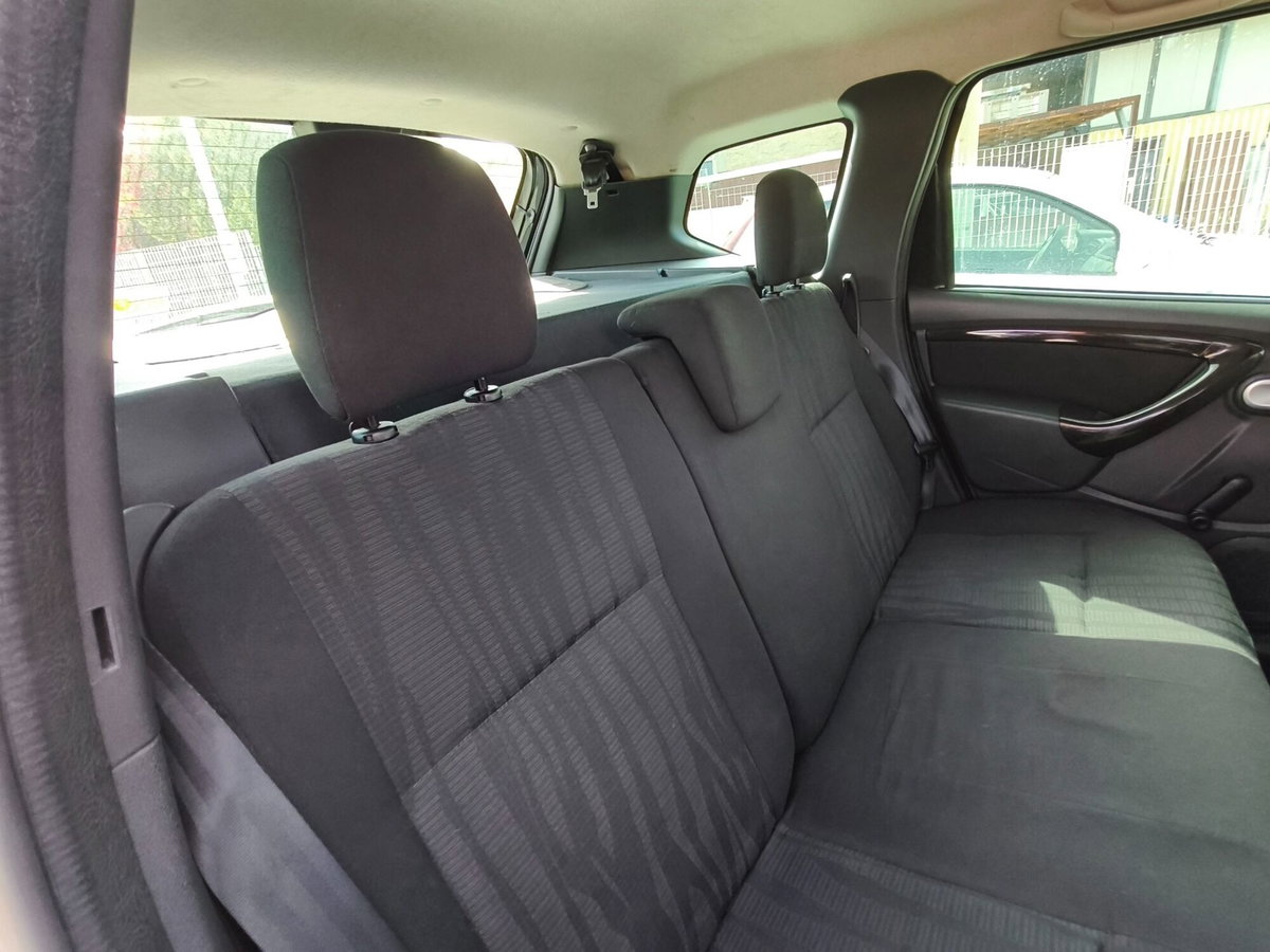 Dacia Duster 1.5 dCi 110CV 4x2 Lauréate (12)