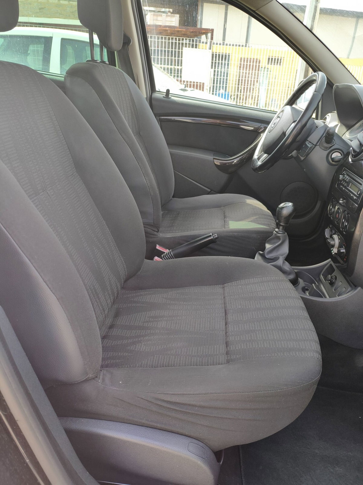Dacia Duster 1.5 dCi 110CV 4x2 Lauréate (7)