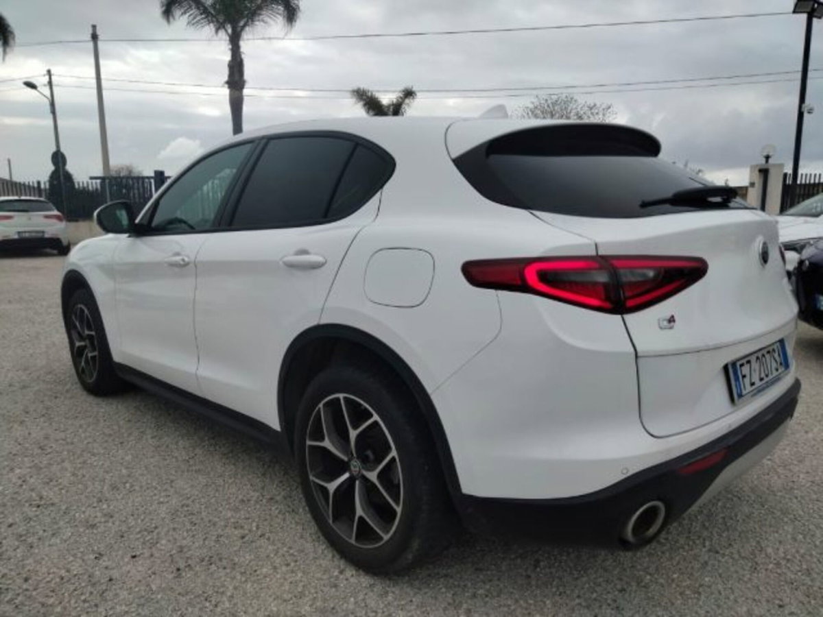 Alfa Romeo Stelvio Stelvio 2.2 Turbodiesel 190 CV AT8 Q4 B-Tech (4)