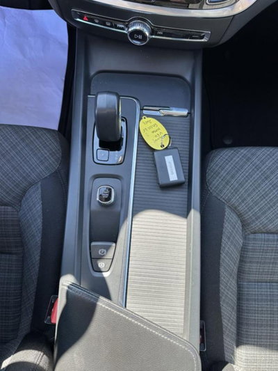 Volvo V60 B4 (d) automatico Essential (13)