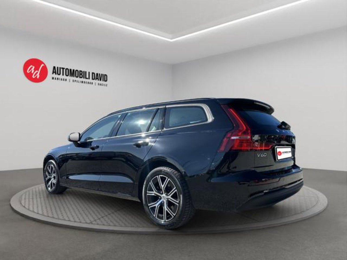 Volvo V60 B4 (d) automatico Essential (3)