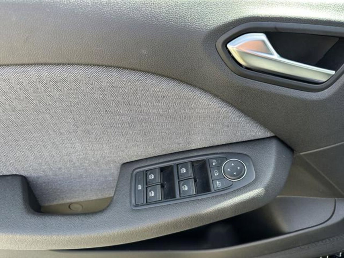 Renault Clio TCe 90 CV 5 porte Techno (10)
