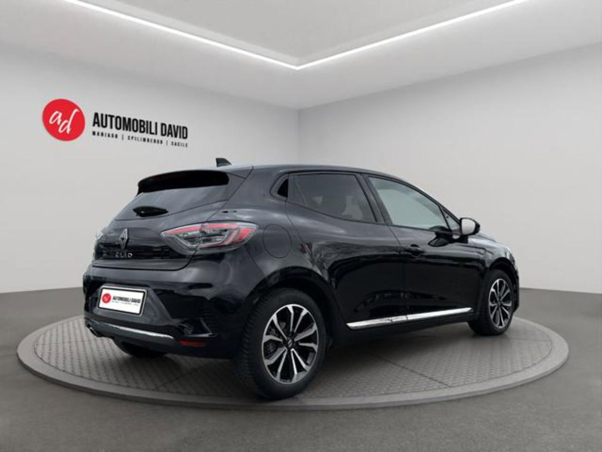 Renault Clio TCe 90 CV 5 porte Techno (4)