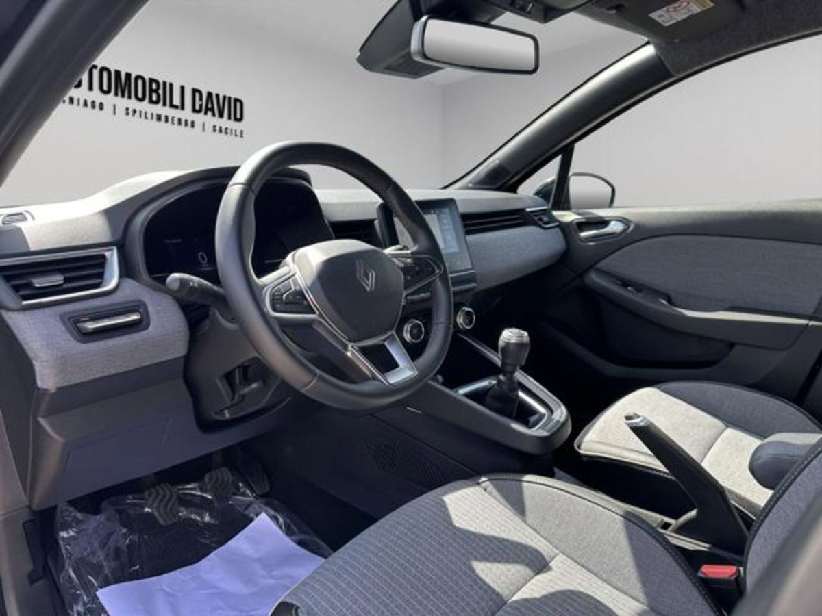 Renault Clio TCe 90 CV 5 porte Techno (8)