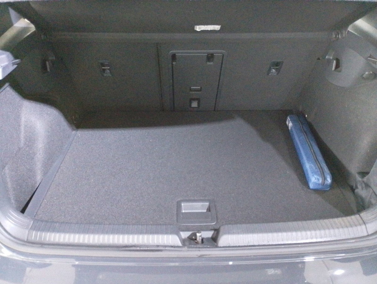 Volkswagen Golf 1.5 TSI EVO ACT R-Line (10)