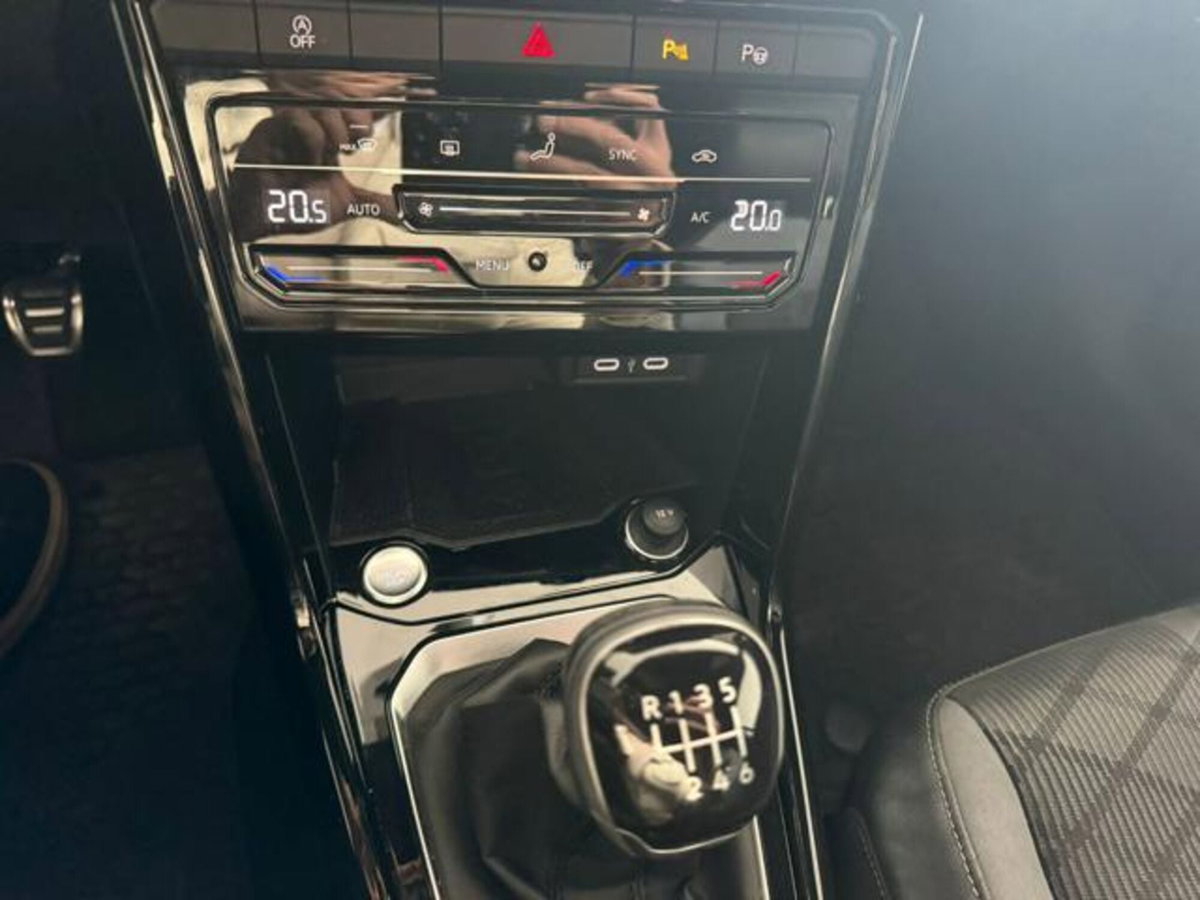 Volkswagen T-Roc 1.0 TSI R-Line (20)