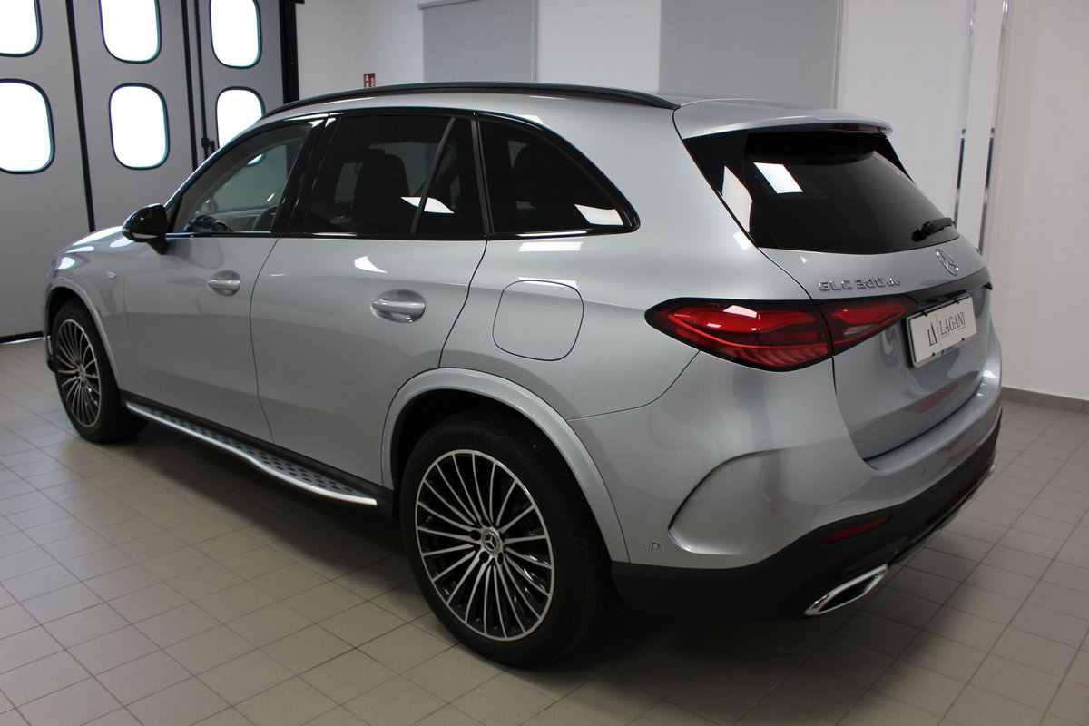 Mercedes-Benz GLC SUV 300 de phev AMG Line Advanced 4matic auto (5)