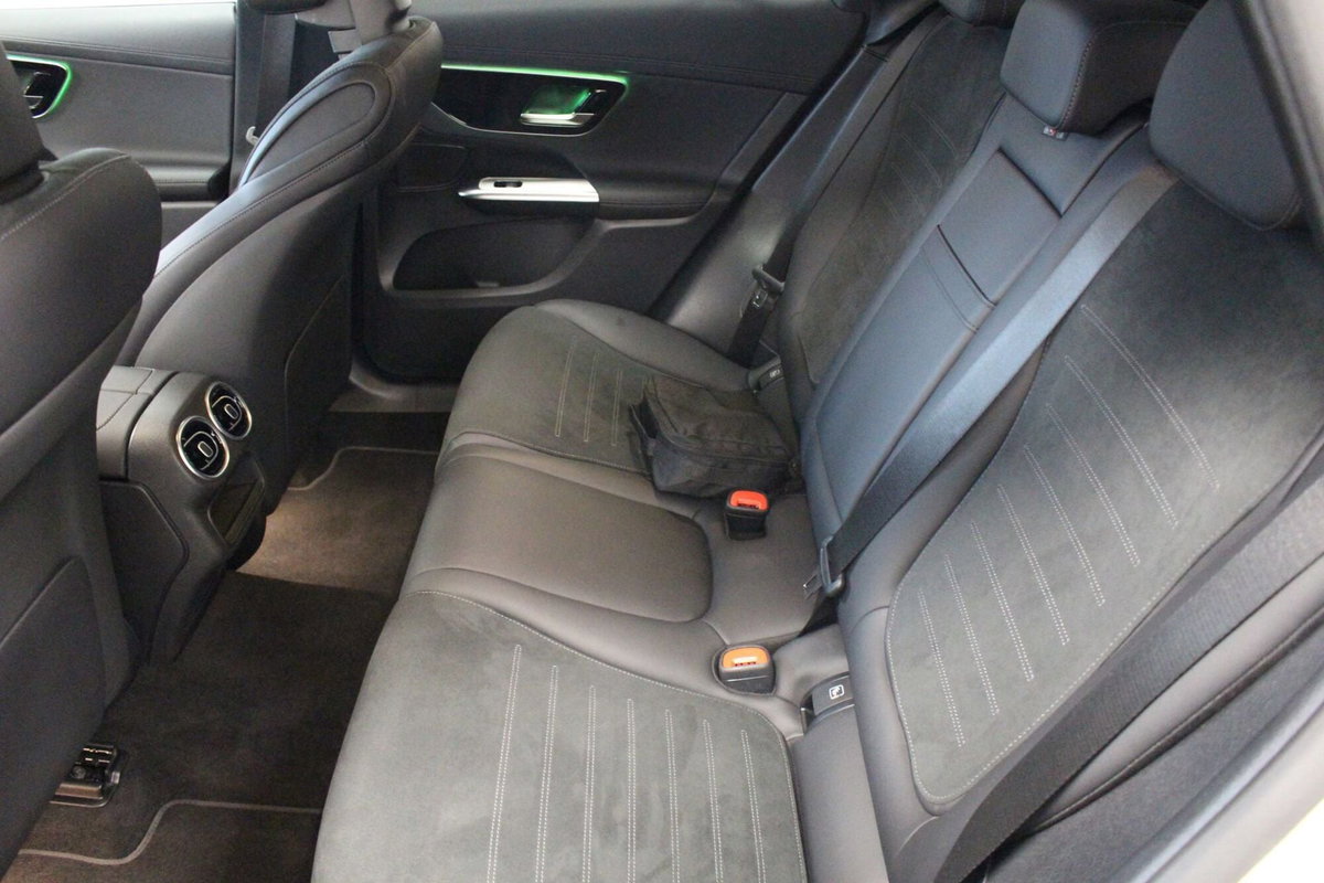 Mercedes-Benz GLC SUV 300 de phev AMG Line Advanced 4matic auto (8)