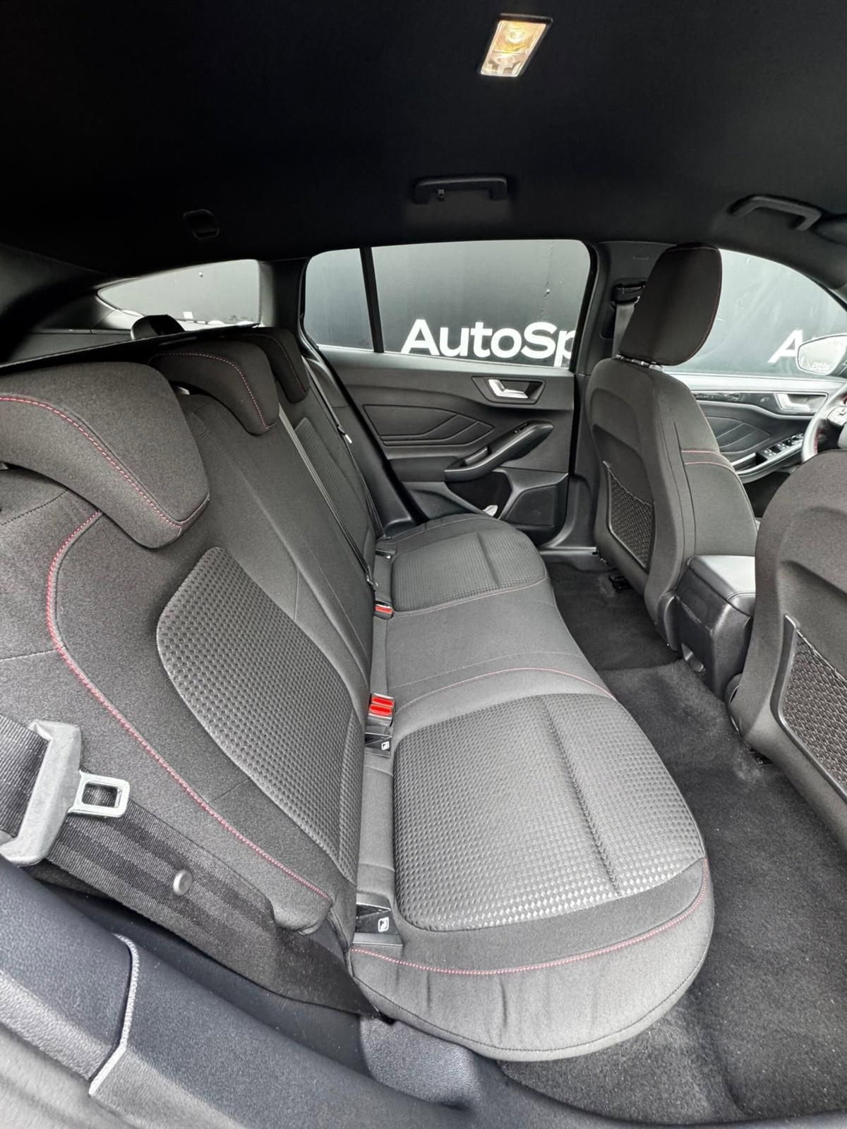 Ford Focus Station Wagon 1.5 ecoblue ST-Line X 115cv auto (18)