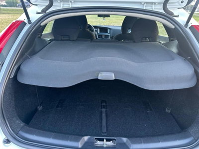 Volvo V40 Cross Country D2 Geartronic Momentum N1 (16)