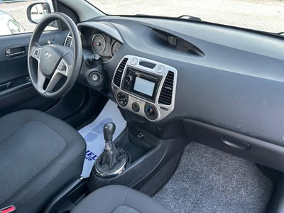 Hyundai i20 1.4 CRDi 5p. Comfort (16)