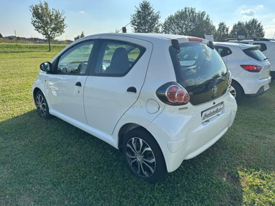 Toyota Aygo 1.0 12V VVT-i 5 porte Lounge Connect (7)