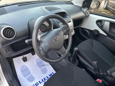 Toyota Aygo 1.0 12V VVT-i 5 porte Lounge (11)