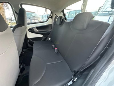 Toyota Aygo 1.0 12V VVT-i 5 porte Lounge (15)