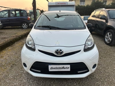 Toyota Aygo 1.0 12V VVT-i 5 porte Lounge (3)