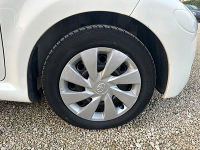 Toyota Aygo 1.0 12V VVT-i 5 porte Lounge (6)