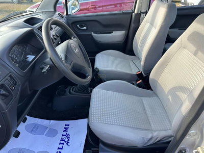 Opel Agila 1.0 12V Club (8)