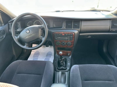 Opel Vectra 2.0i 16V cat 5 porte CD 100 (12)