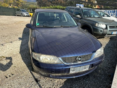 Opel Vectra 2.0i 16V cat 5 porte CD 100 (4)