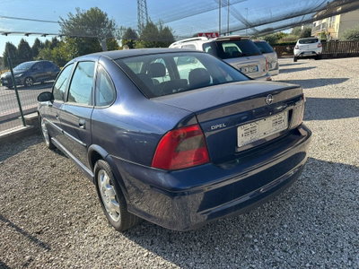 Opel Vectra 2.0i 16V cat 5 porte CD 100 (6)