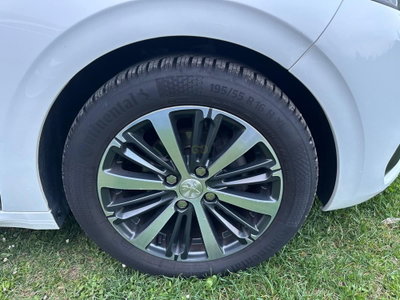 Peugeot 208 82 5p. GPL Allure (6)
