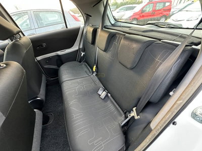 Toyota Yaris 1.0 5 porte Sol (13)
